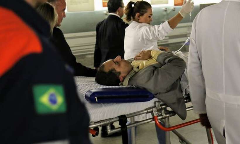 Senador Jorge Kajuru sendo conduzido às pressas ao hospital